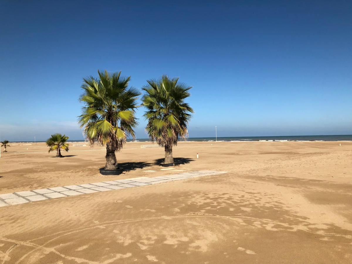 On The Adriatic Beach Tra Venezia Ferrara E Ravenna Sulla Spiaggia Della Riviera Adriatica ลีโด เดลยี เอสเตนซี ภายนอก รูปภาพ
